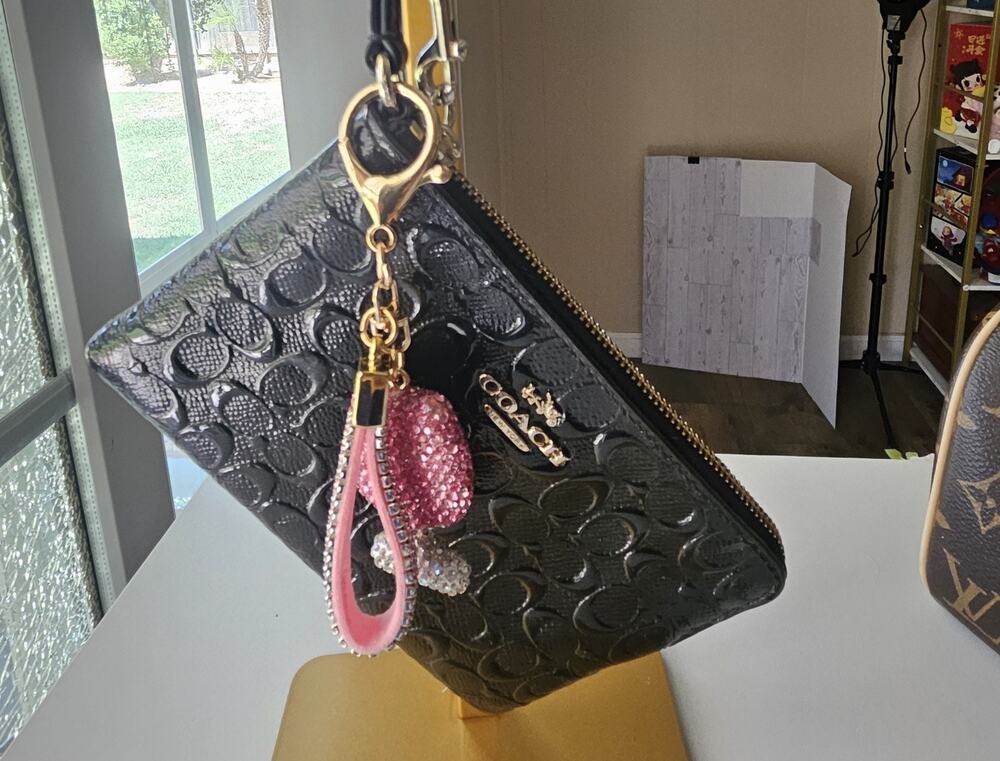 Coach Patent Leather Embossed C Shiny Black Wristlet wallet Clutch Coin Purse